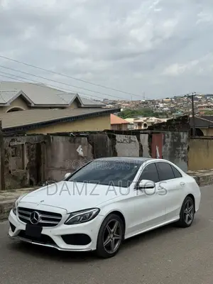 Mercedes-Benz C300 Luxury 4dr RWD Sedan (2.0L 4cyl 7A) 2015 White