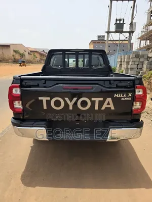 Toyota Hilux 2018 Black