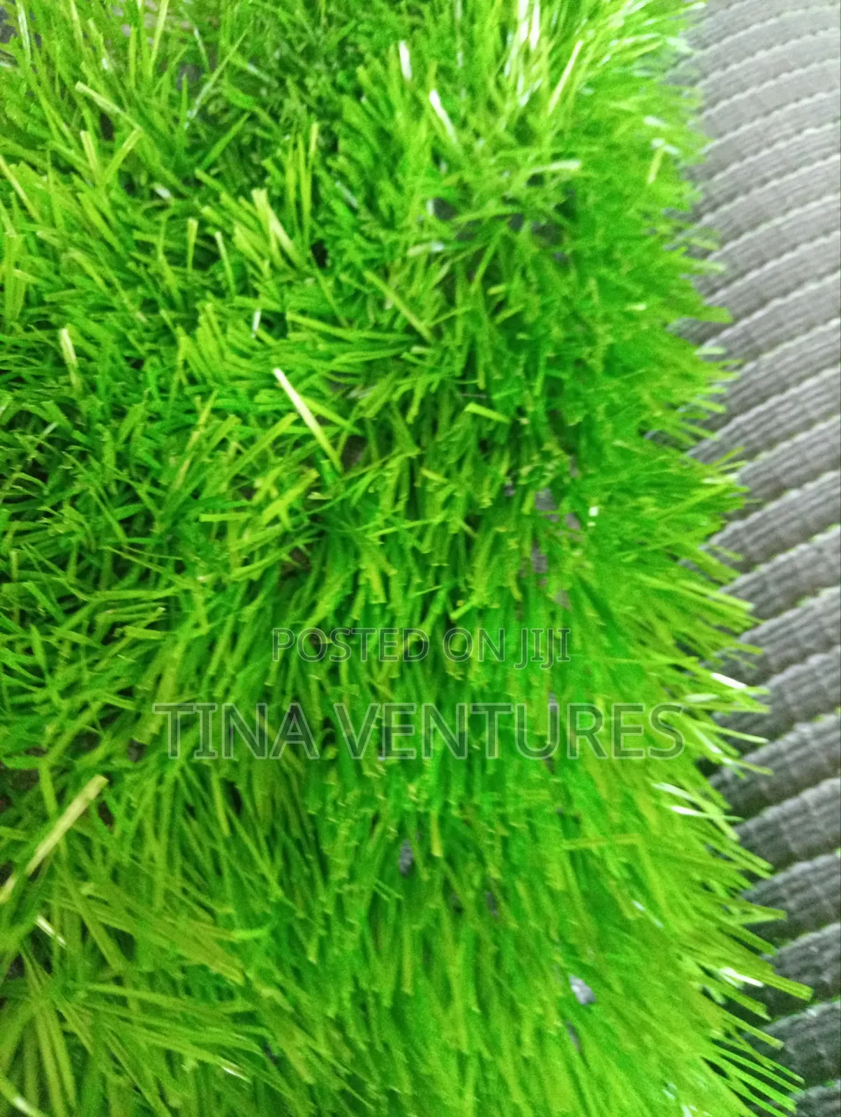 Artificial Grass Available in Bulk Different Sizes and Colours.