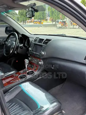 Toyota Highlander Limited 2011 Gray