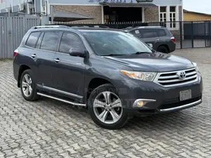 Toyota Highlander Limited 2011 Gray