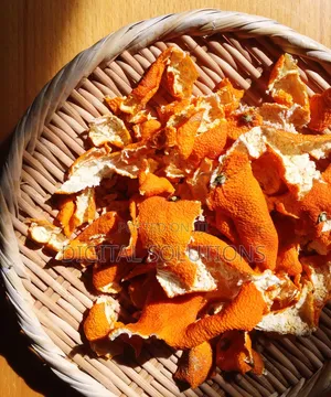 Dried Orange Peels Per 4Litres Paint Bucket.