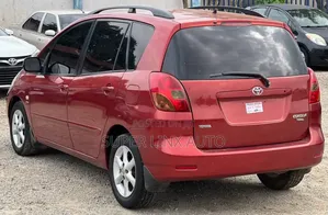 Toyota Verso 2009 Red
