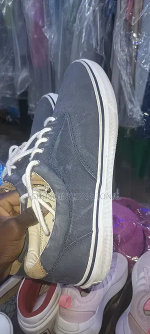 Men's Shoe