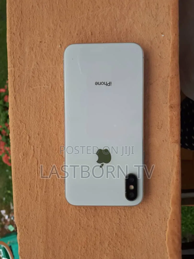 Apple iPhone X 64 GB White