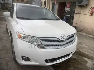 Toyota Venza 2010 White