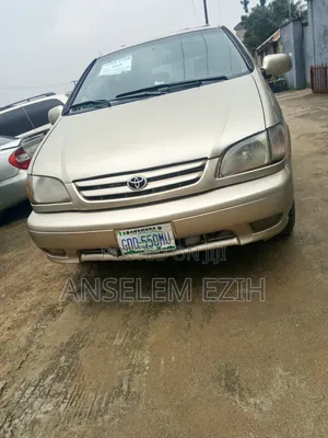 Toyota Sienna 2002 Gold