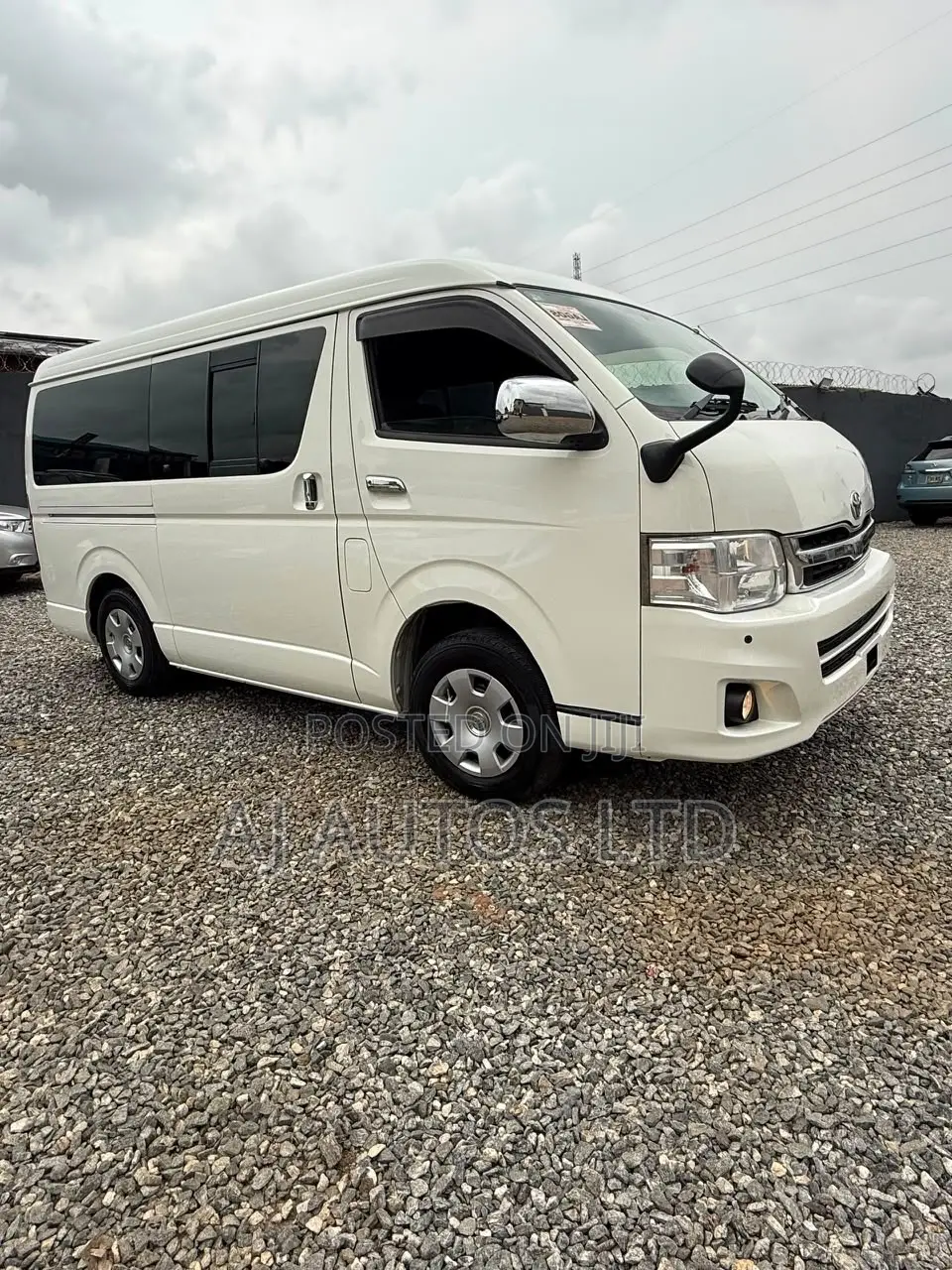 Toyota HiAce 2012 White