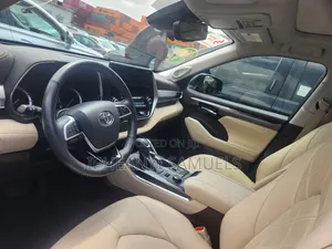 Toyota Highlander Platinum AWD 2023 Blue