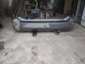 Pontiac Vibe 2003 - 2008 Back Bumper. Tokunbo.