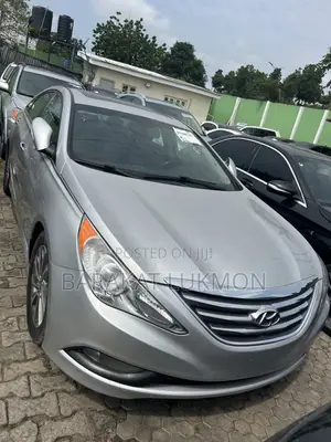 Hyundai Sonata Limited Sedan FWD (2.4L 4cyl 6A) 2013 Silver