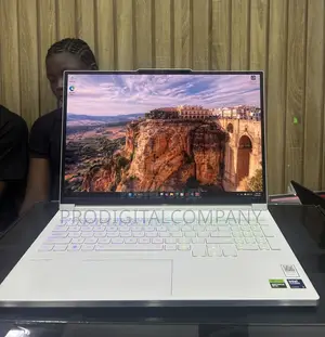 Laptop Lenovo Legion 7 32GB Intel Core Ultra 9 SSD 1T