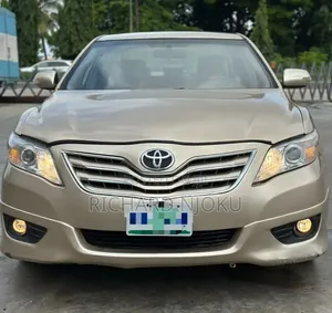 Toyota Camry 2008 Gold