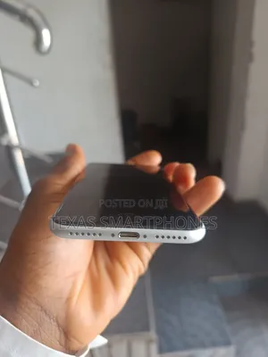 Apple iPhone XR 128 GB White