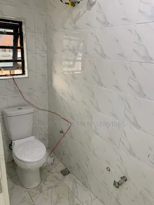 1bdrm Apartment in Lekki Phase 1 for rent