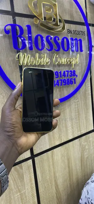 Apple iPhone 11 64 GB Yellow