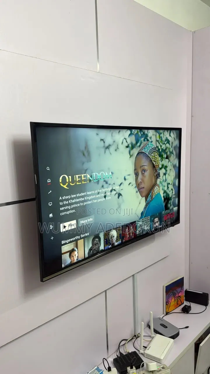 43 inches Smart Inches Hisense Television