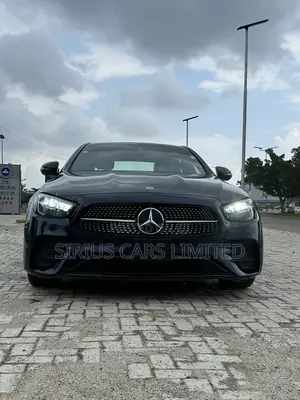 Mercedes-Benz E350 2021 Blue