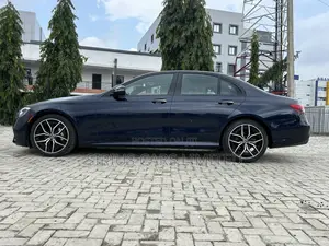 Mercedes-Benz E350 2021 Blue