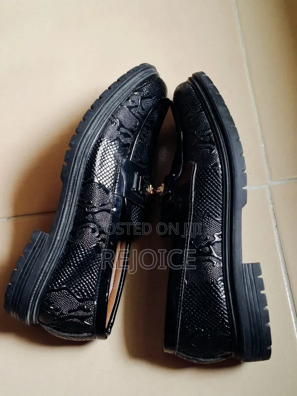 Shoe for Sale