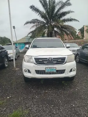 Toyota Hilux 2014 White