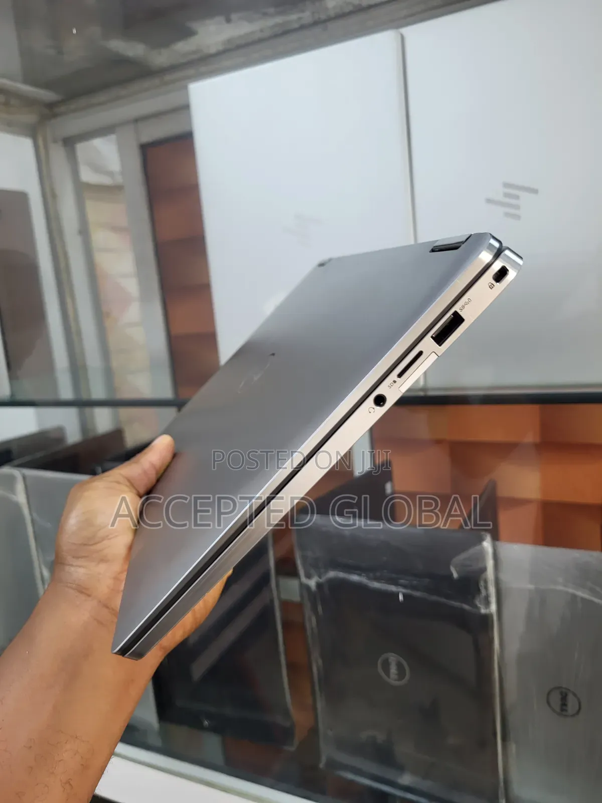 Laptop Dell Latitude 7400 2-in-1 8GB Intel Core i5 SSD 256GB