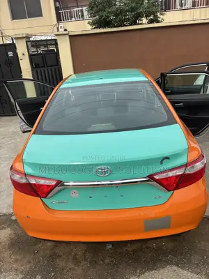 Toyota Camry LE 4dr Sedan (2.5L 4cyl 6A) 2017 Orange