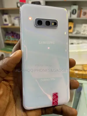 Samsung Galaxy S10e 128 GB White