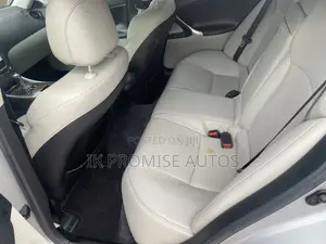 Lexus IS 2010 Silver