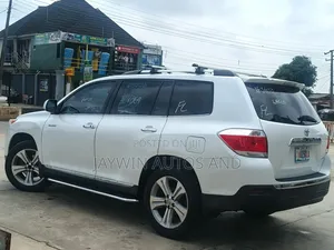 Toyota Highlander Limited 2012 White