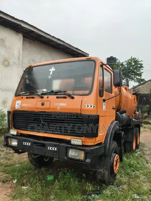 Mercedes Sewage Vacuum Truck for Sale. Excellent Working Condition.