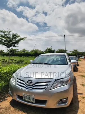 Toyota Camry 2011 Silver