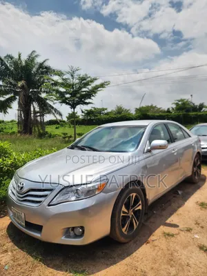 Toyota Camry 2011 Silver