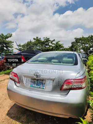 Toyota Camry 2011 Silver