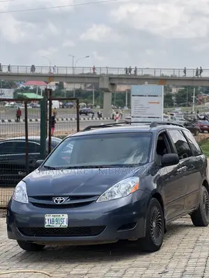 Toyota Sienna 2008 Gray