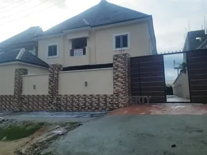 1bdrm Block of Flats in City Estate, Rukpokwu for rent