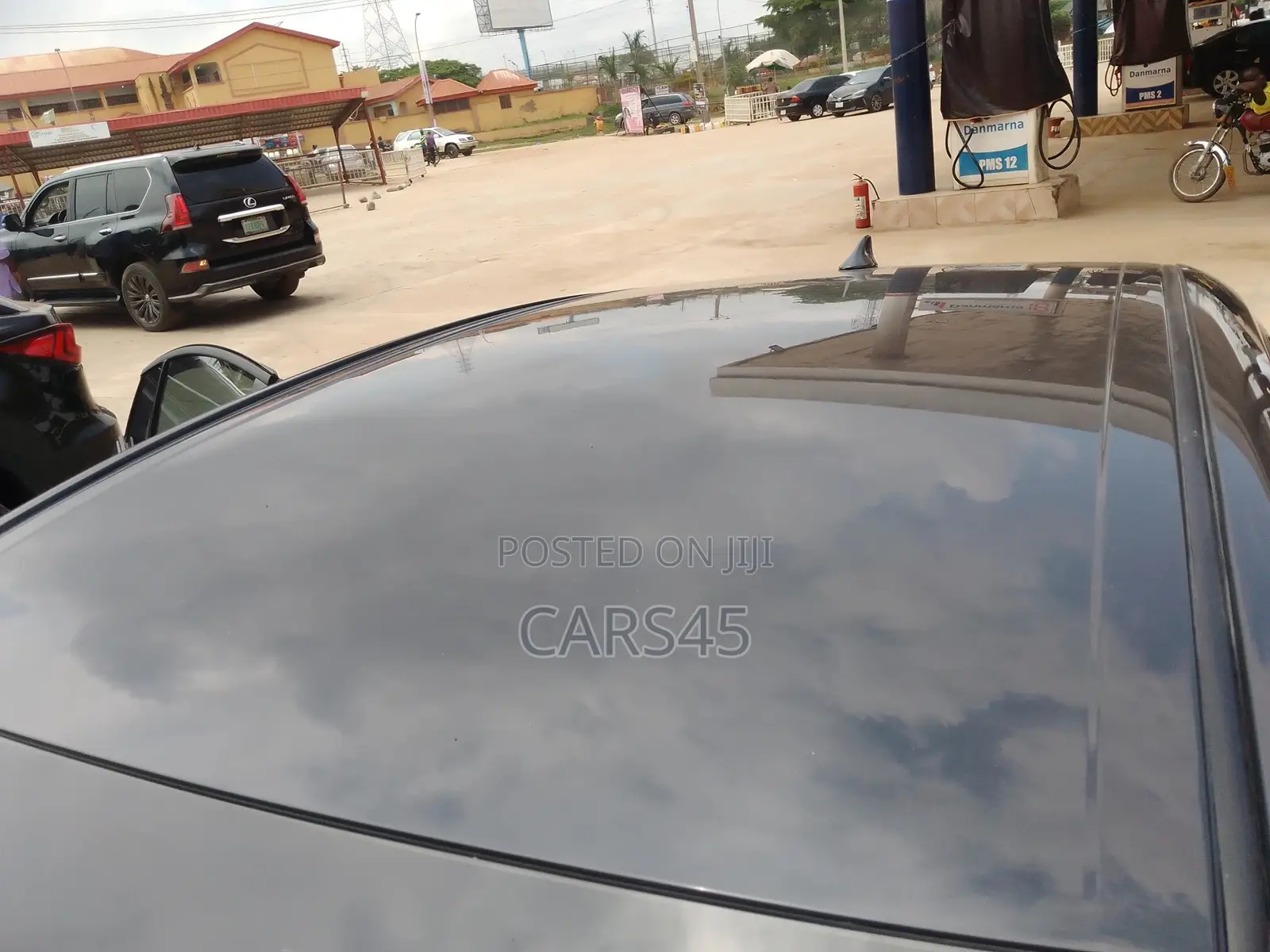 Toyota Camry SE 2025 Gray