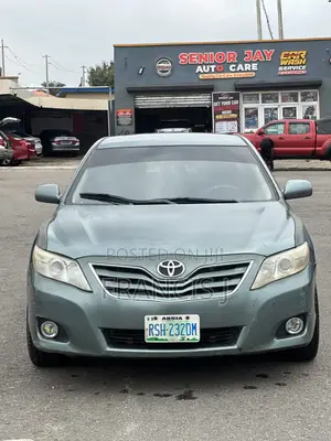 Toyota Camry 2010 Green