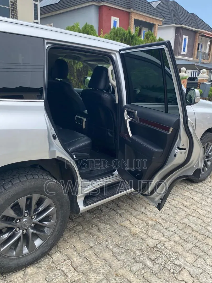 Lexus GX 2015 Silver