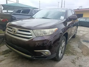 Toyota Highlander 2011 Burgundy