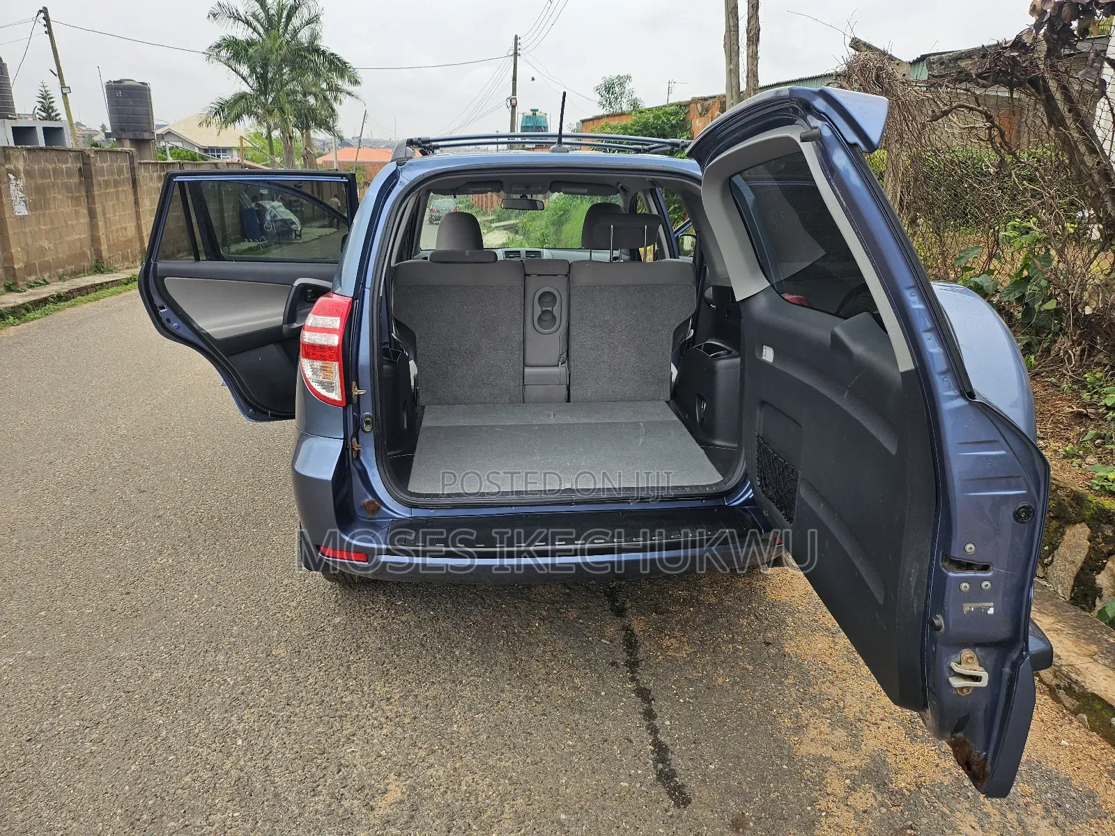 Toyota RAV4 2010 Blue