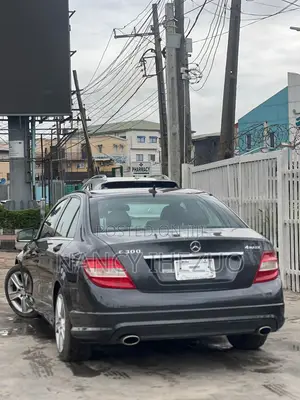 Mercedes-Benz C300 2010 Black
