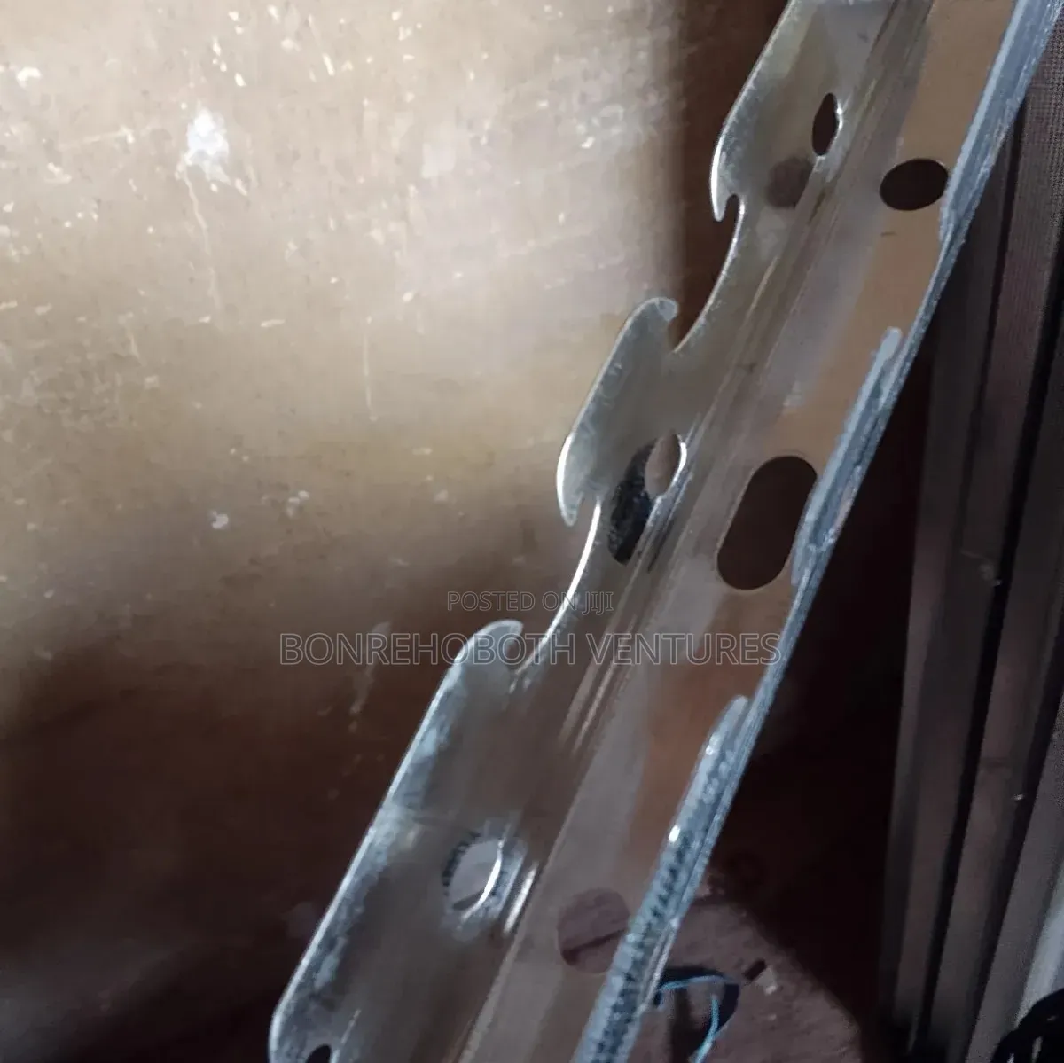Drywall Profile Adjustable Hanger