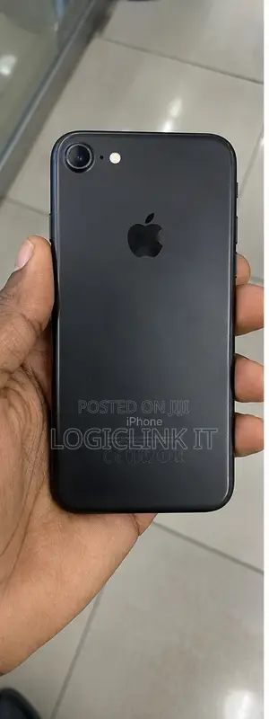 Apple iPhone 7 32 GB Black