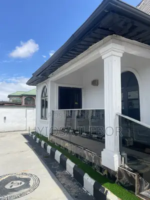 Furnished 3bdrm House in Preferred Real for sale