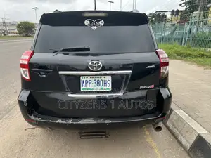 Toyota RAV4 2011 Black