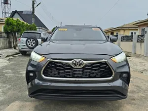 Toyota Highlander XLE FWD 2020 Gray