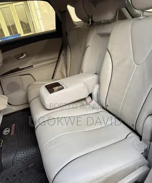 Toyota Venza 2010 Red