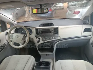 Toyota Sienna 2015 Gray