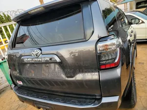 Toyota 4-Runner 2015 Gray